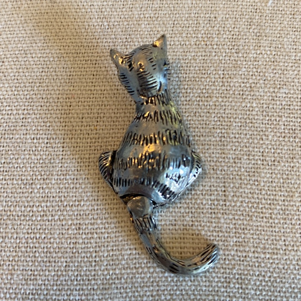 Vintage Seagull Pewter Canada Silver Cat Brooch with Moveable Tail